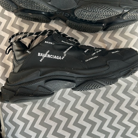 Balenciagas tripls s all over logo black us size 12 - Picture 5 of 5